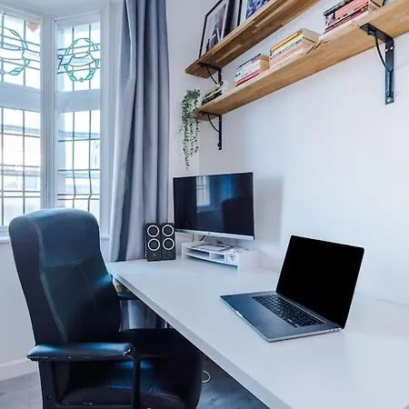 Apartament New! Stylish City-centre Flat W/parking, Sleeps 4! Birmingham