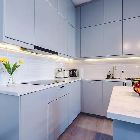 Apartament New! Stylish City-centre Flat W/parking, Sleeps 4!